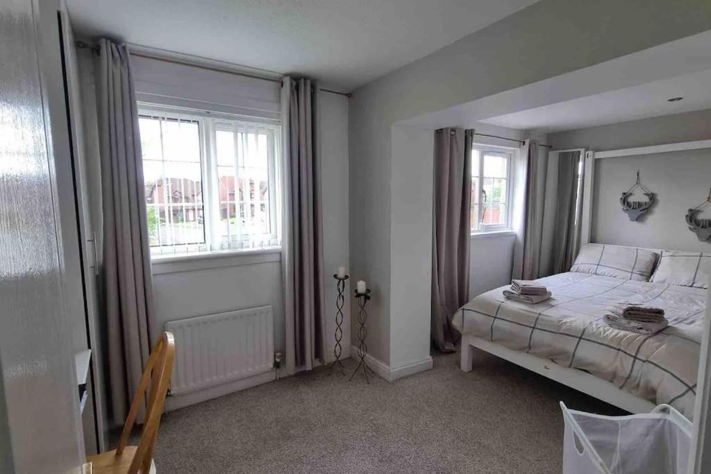 15 Min Drive To Airport 20 Min To Loch Lomond And City Center Old Kilpatrick ภายนอก รูปภาพ