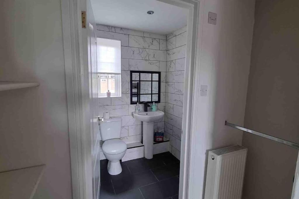 15 Min Drive To Airport 20 Min To Loch Lomond And City Center Old Kilpatrick ภายนอก รูปภาพ