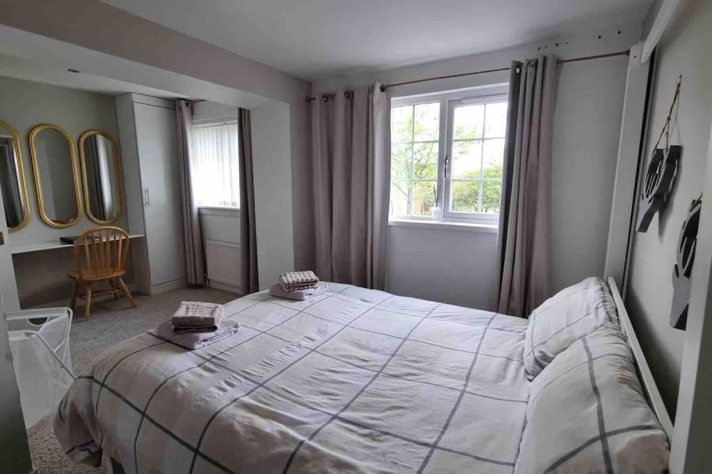 15 Min Drive To Airport 20 Min To Loch Lomond And City Center Old Kilpatrick ภายนอก รูปภาพ